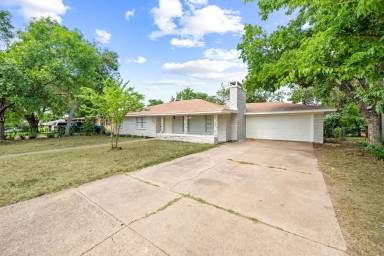 Main picture of 4135 Carma Dr