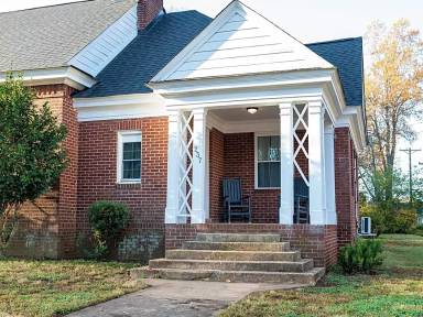 Main picture of 235 Brevard St