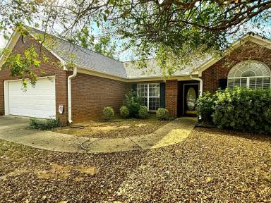 Main picture of 2174 Jefferson St