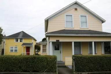 Main picture of 17 W Washington St