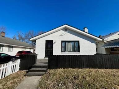 Main picture of 206 W Southern Ave