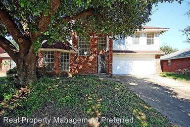 Main picture of 9451 Gulf Bridge St
