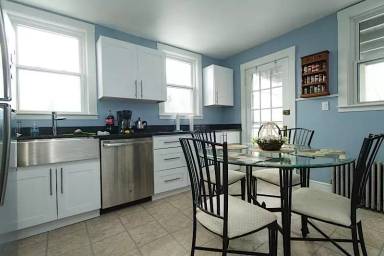 Main picture of 38 Cherry St