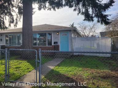Main picture of 1295 15th St SE