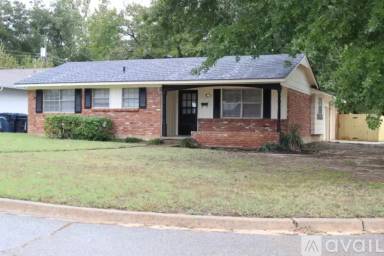 Main picture of 700 Woodland Way