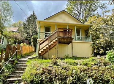 Main picture of 10531 NW 3rd St