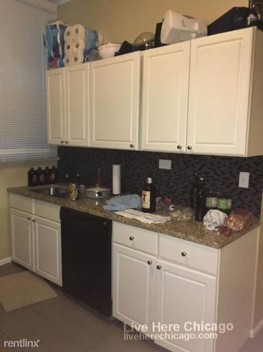 Main picture of 1446 W Fletcher St