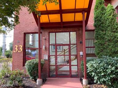 Main picture of 33 Railroad Ave