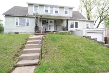 Main picture of 2310 W 41st Ave