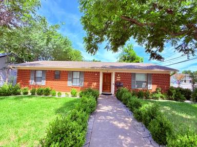 Main picture of 5014 Evans Ave
