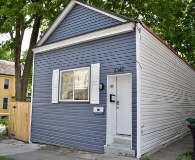 Main picture of 2347 Rohs St