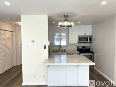 Main picture of 250 Elm St