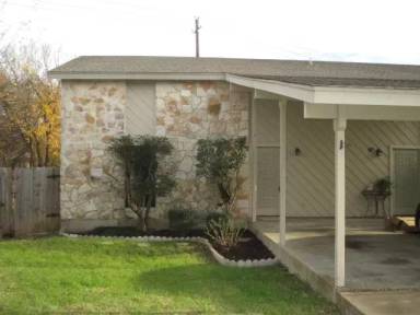 Main picture of 8208B Hood Cir