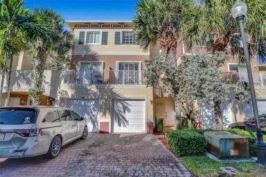 Main picture of 4617 SW 75th Way