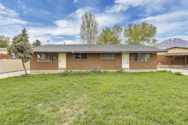 Main picture of 1200 W 300 N