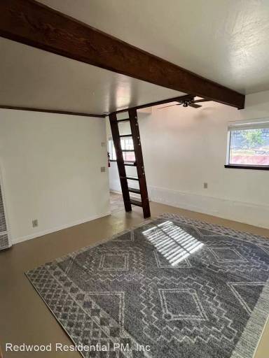 Main picture of 2174 Franklin Ave