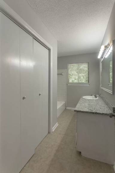 Main picture of 4537 Norcross Rd