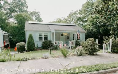 Main picture of 862 Rosedale Ave SE