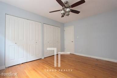 Main picture of 625 W Wrightwood Ave Apartments