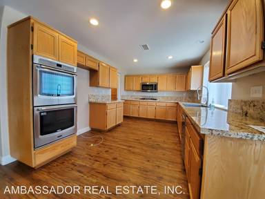 Main picture of 493 Lexington Ct