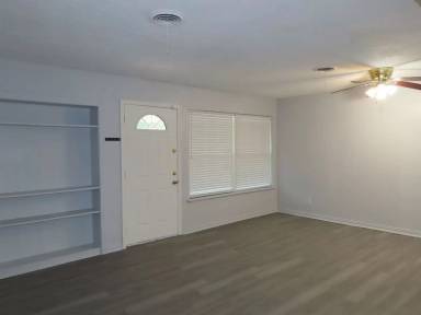 Main picture of 1407 Goliad St