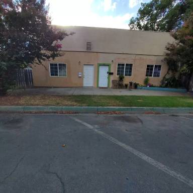 Main picture of 225 Kentucky St