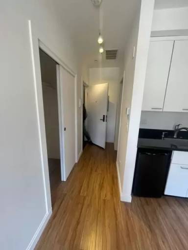 Main picture of 920 Montgomery St