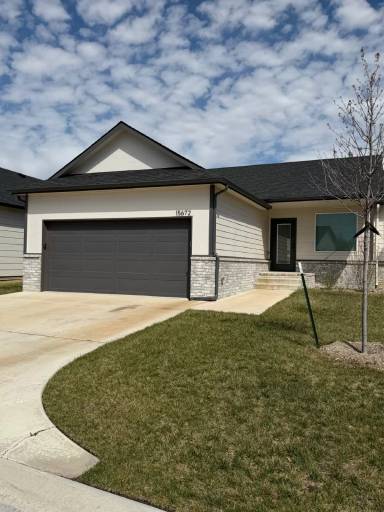 Main picture of 15672 E 21st Ct N