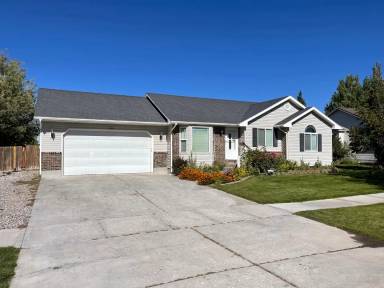 Main picture of 3165 E Larson Dr