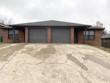 Main picture of 5705 Sara St