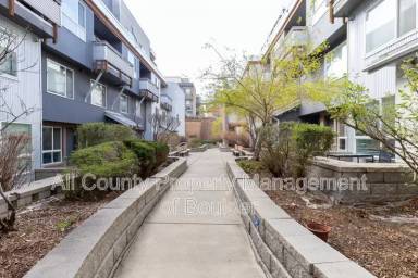 Main picture of Landmark Lofts