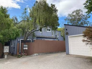 Main picture of 982 Wright Ave