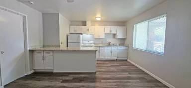 Main picture of 2400 Edison Ave