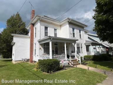 Main picture of 128 Maple St