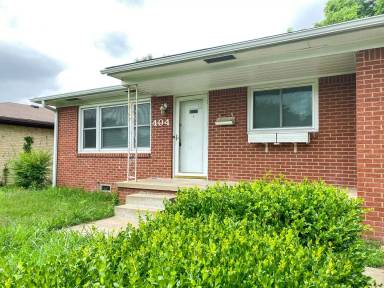 Main picture of 404 S Garnett Rd