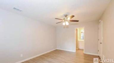 Main picture of 1897 Red Oak Way NW