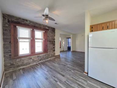 Main picture of 420 W 22nd St