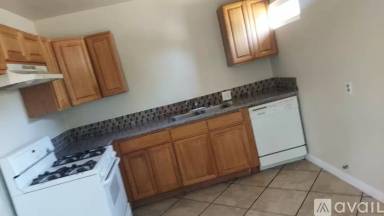 Main picture of 731 W Hyde Park Blvd
