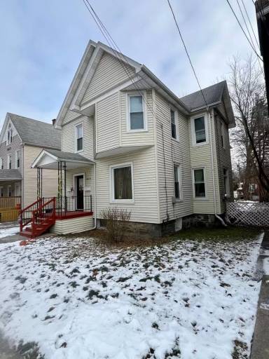 Main picture of 32 Walnut St
