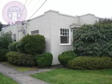 Main picture of 5720 SE Belmont St