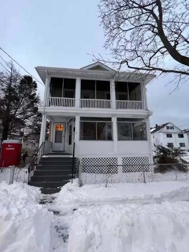 Main picture of 102 1st St