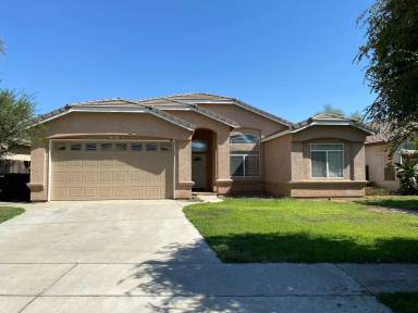 Main picture of 1846 N Madera St