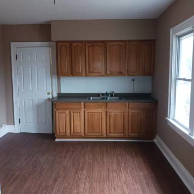 Main picture of 4105 E 139th St