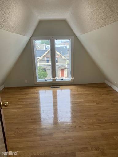 Main picture of 21 Bow St