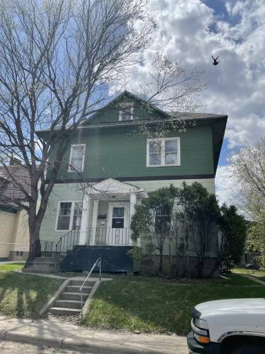 Main picture of 518 8 1/2 St S