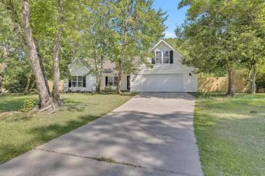 Main picture of 101 W Frampton Ct