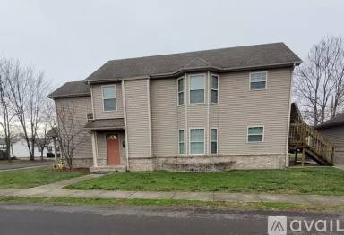 Main picture of 20 E Walnut St