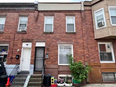 Main picture of 638 E Cornwall St