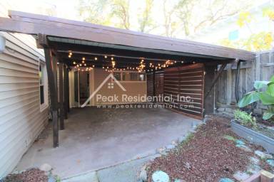 Main picture of 8168 Winding Way