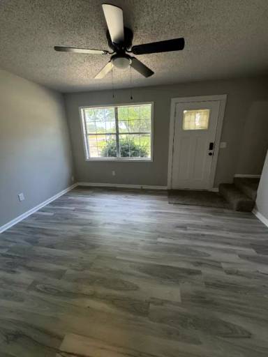 Main picture of 107 Penny Ln